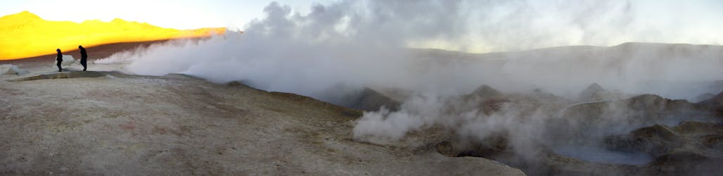 El Tatio geyser and Machuca tour